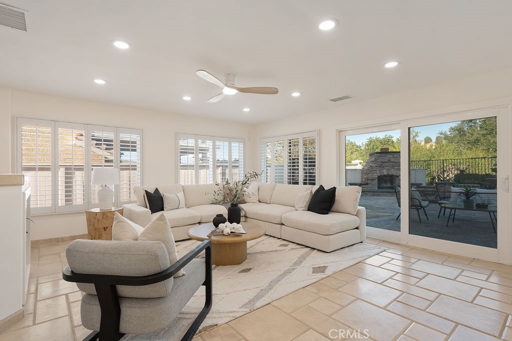 1222 S Silver Star Way