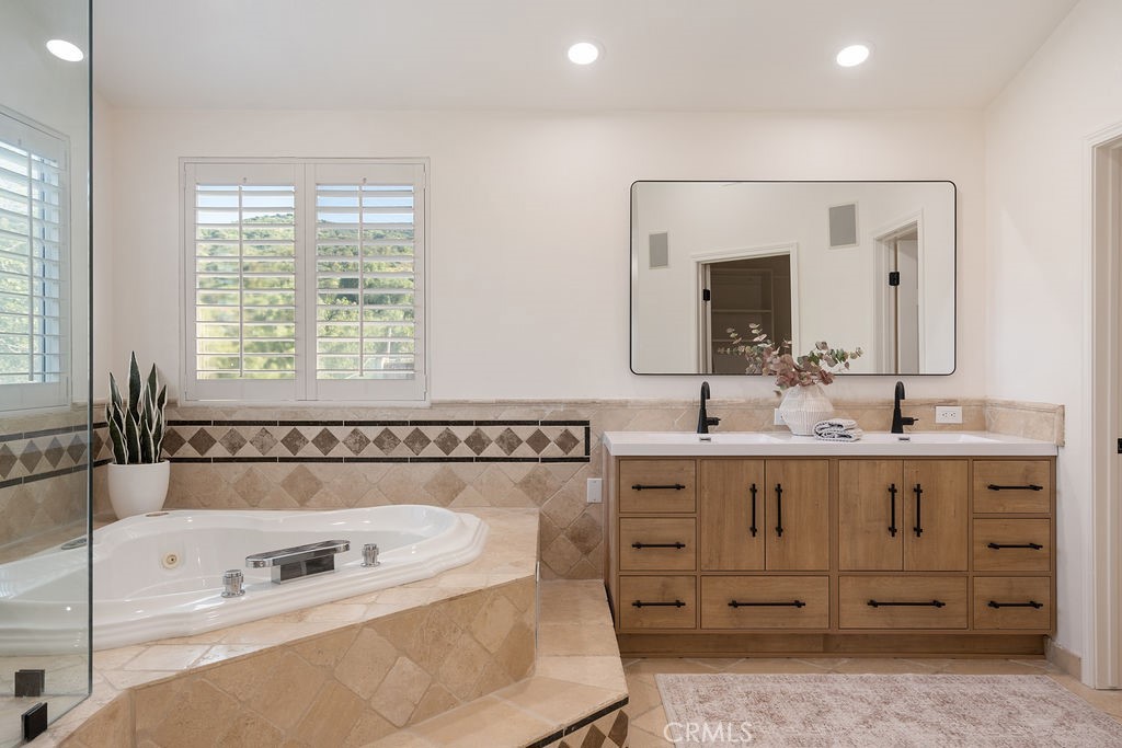 1222 S Silver Star Way