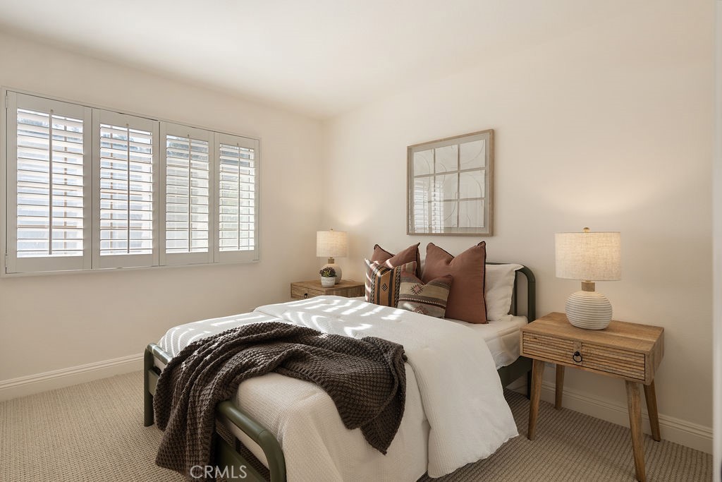 1222 S Silver Star Way