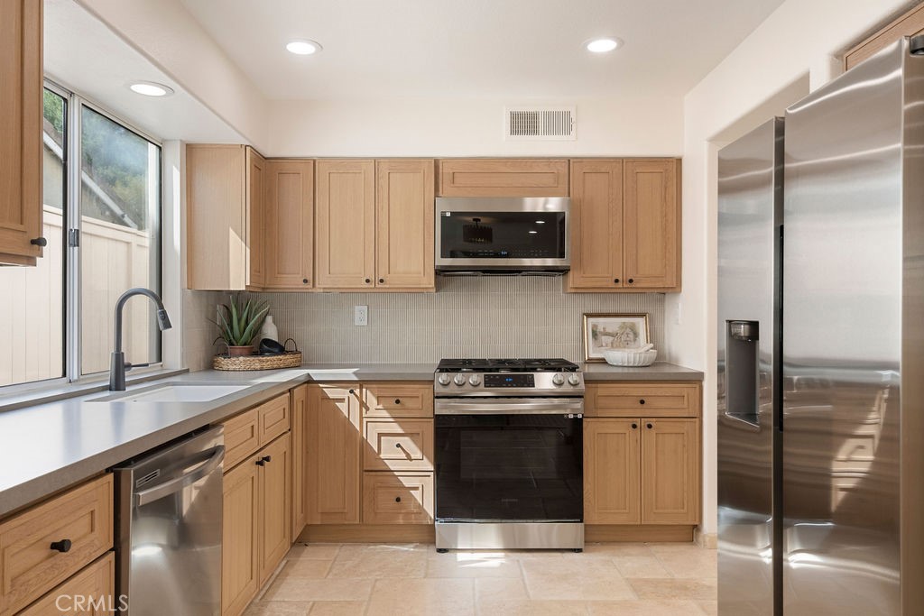 1222 S Silver Star Way