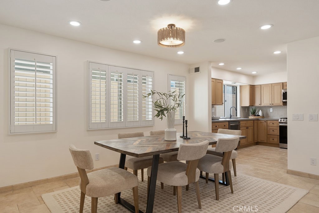 1222 S Silver Star Way