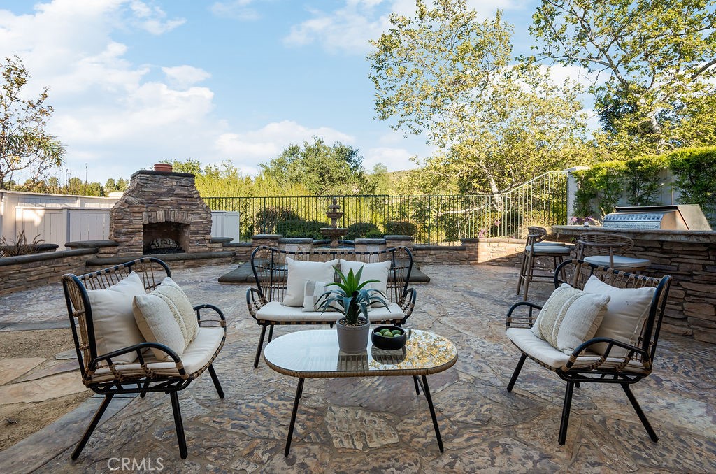 1222 S Silver Star Way