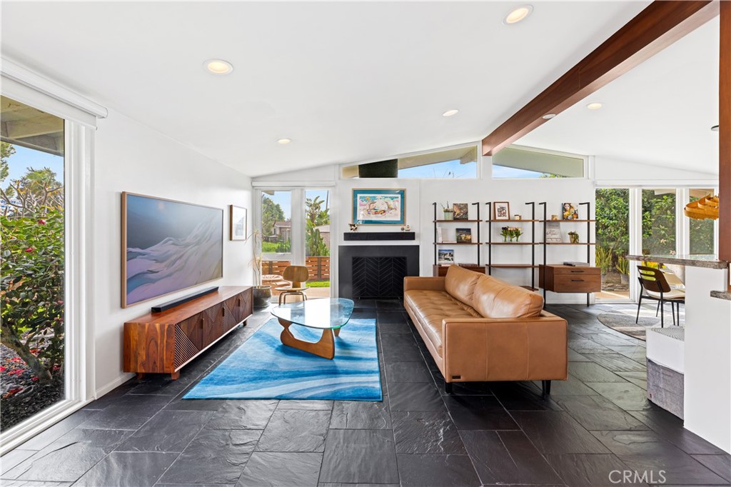 11211 Gardenaire Ln