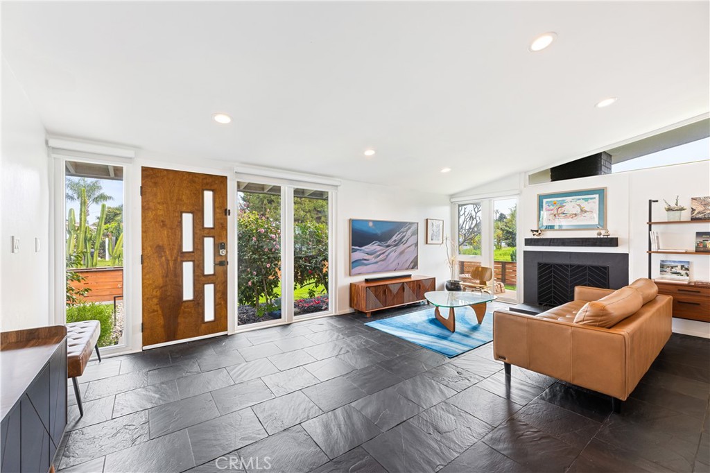 11211 Gardenaire Ln