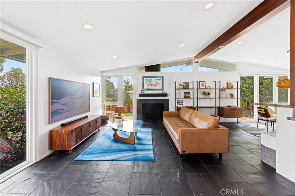 11211 Gardenaire Ln