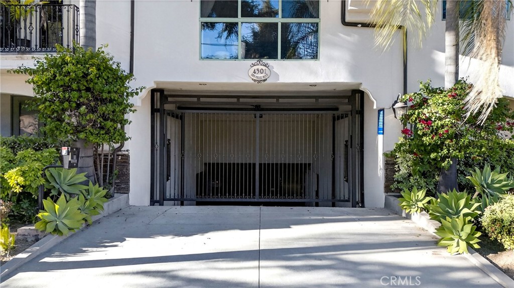 4301 Los Feliz 12