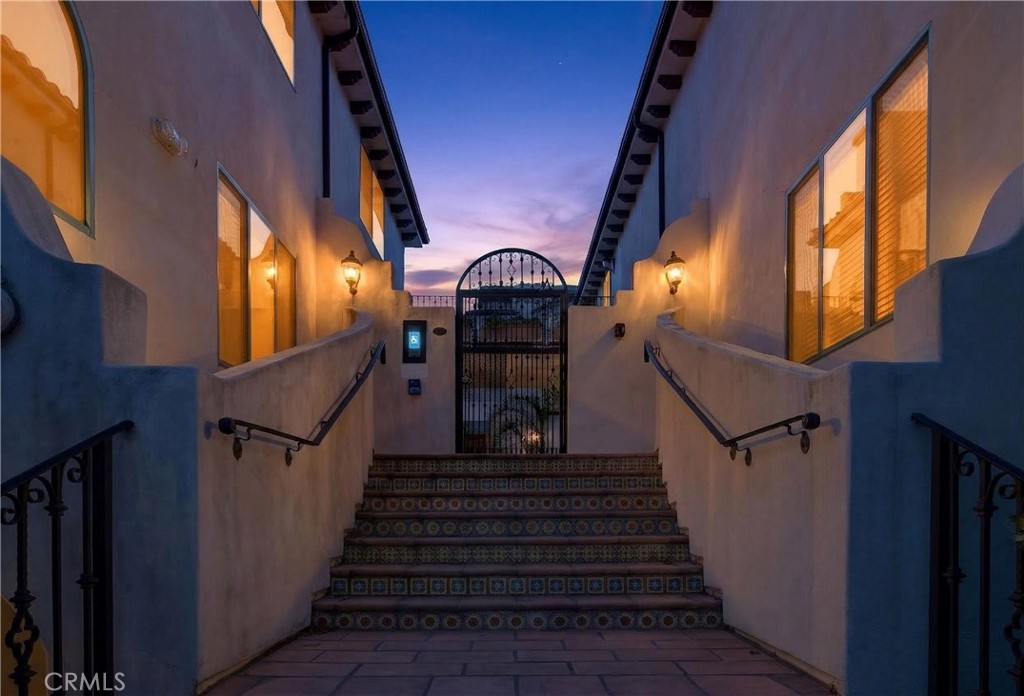 4301 Los Feliz 12