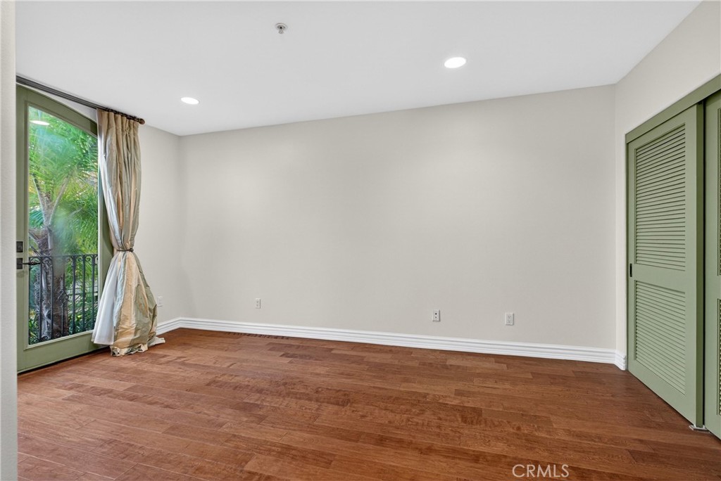 4301 Los Feliz 12