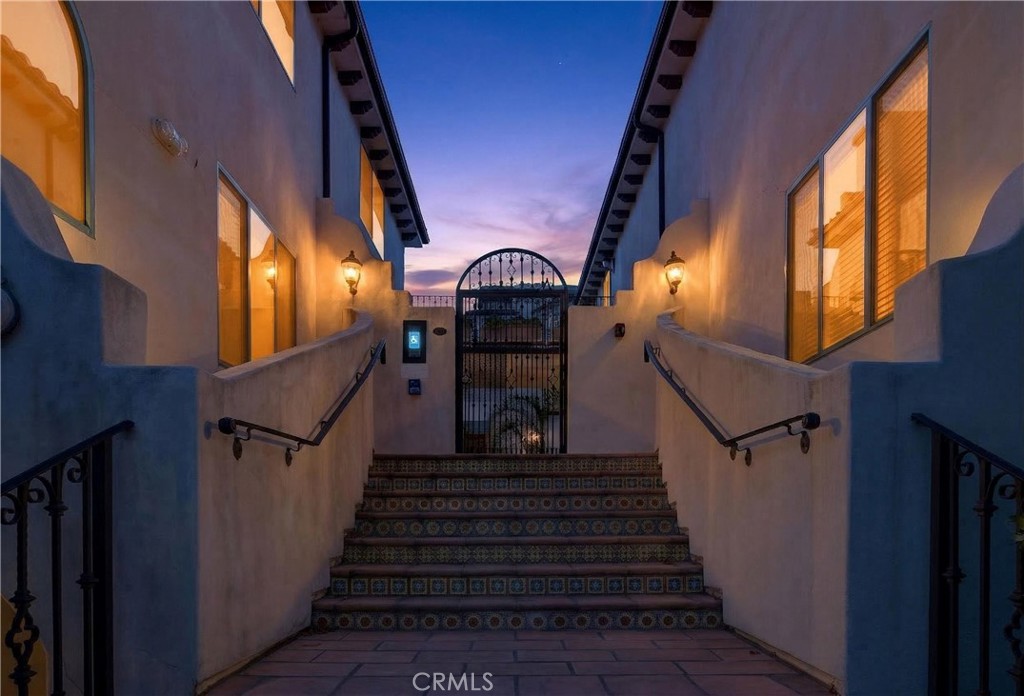 4301 Los Feliz 12