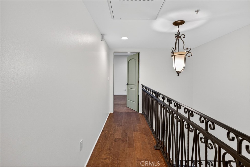 4301 Los Feliz 12