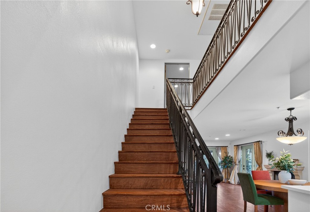 4301 Los Feliz 12