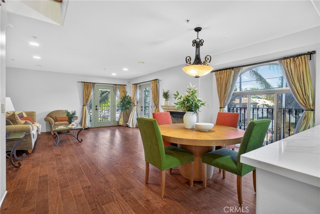 4301 Los Feliz 12