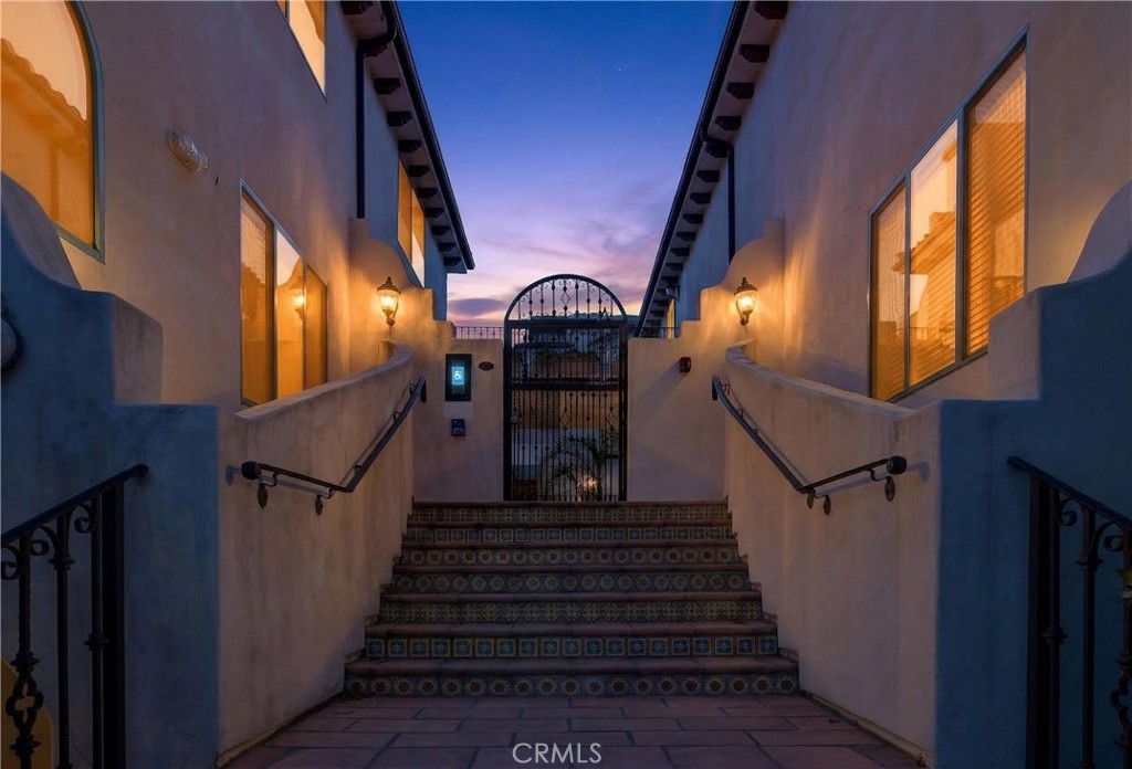 4301 Los Feliz 12