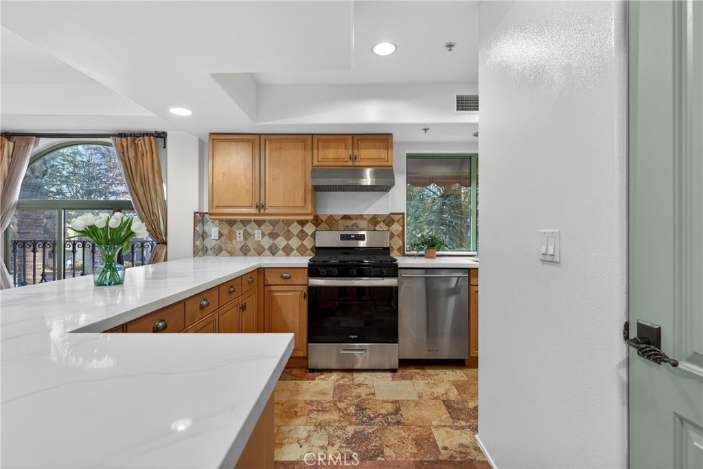 4301 Los Feliz 12
