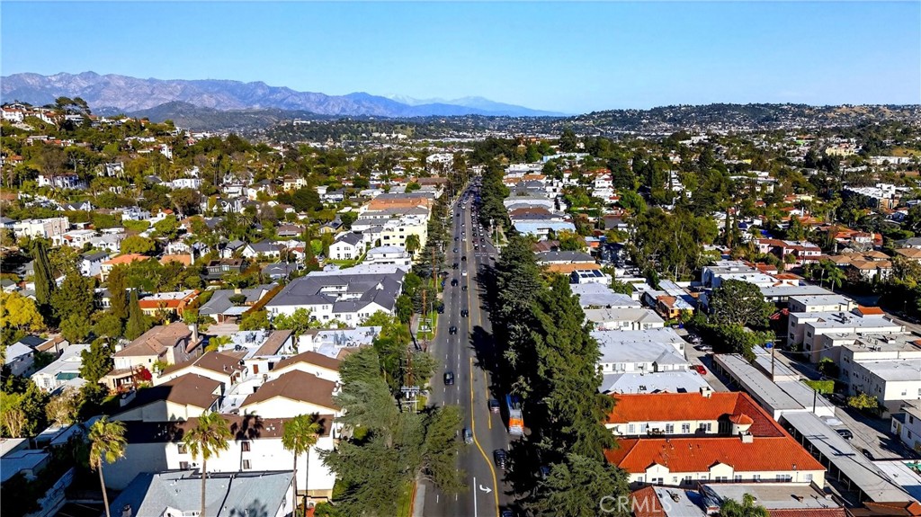4301 Los Feliz 12