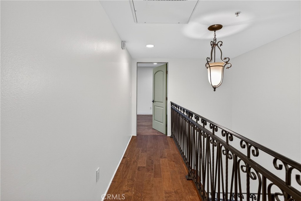 4301 Los Feliz 12