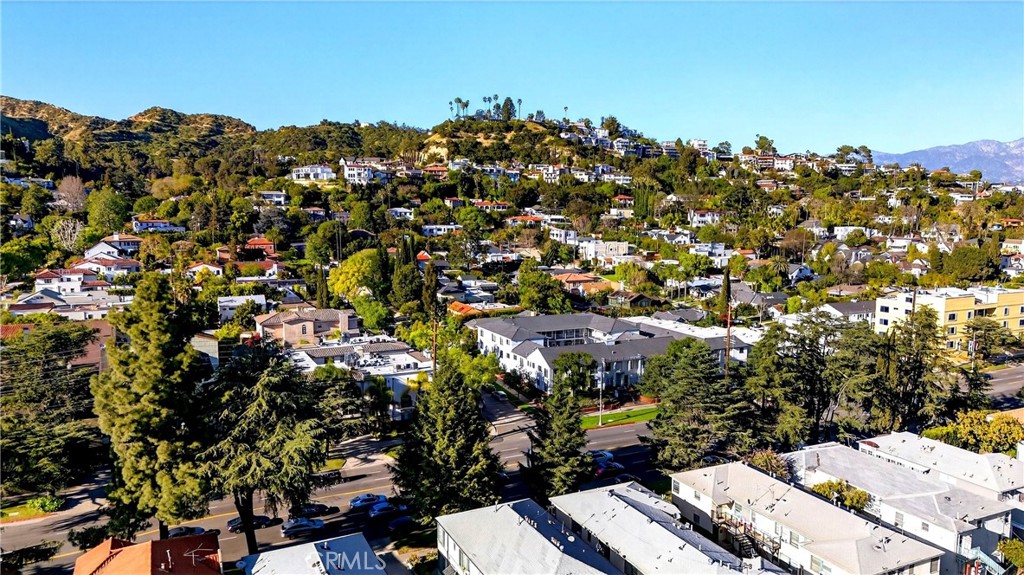 4301 Los Feliz 12