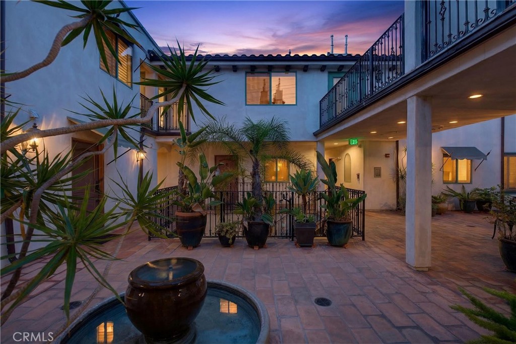 4301 Los Feliz 12