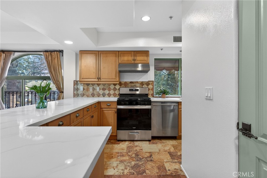 4301 Los Feliz 12