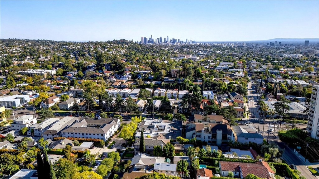 4301 Los Feliz 12