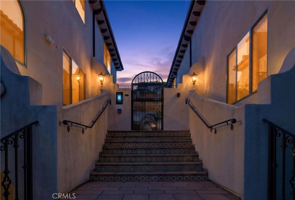 4301 Los Feliz 12
