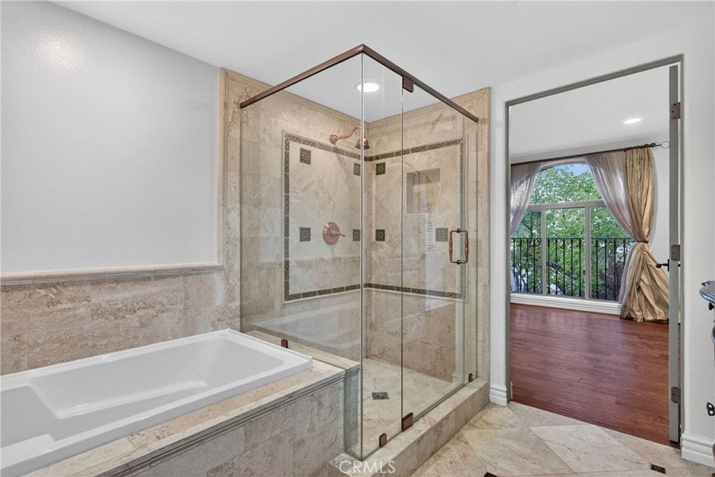 4301 Los Feliz 12