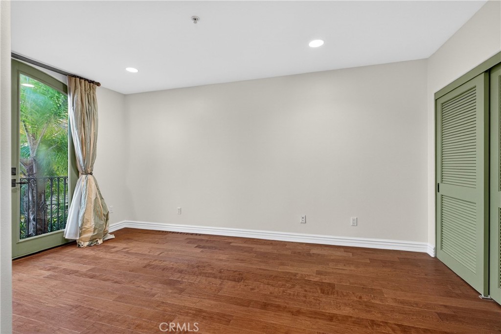 4301 Los Feliz 12