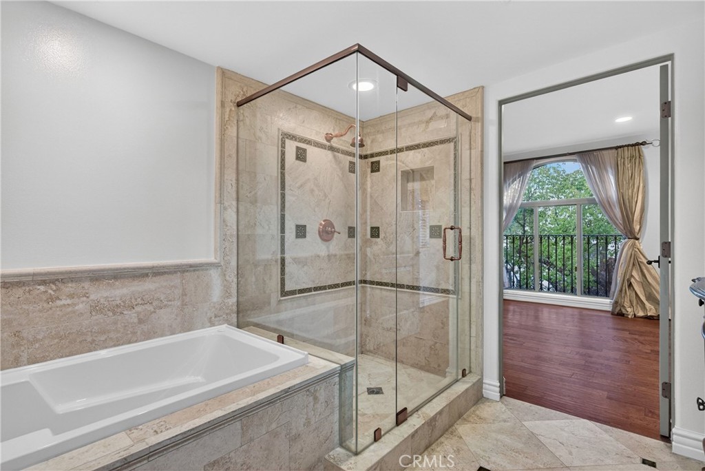 4301 Los Feliz 12