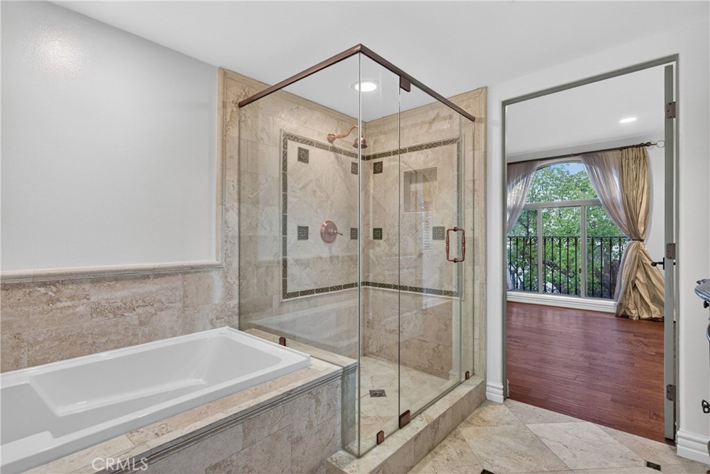 4301 Los Feliz 12