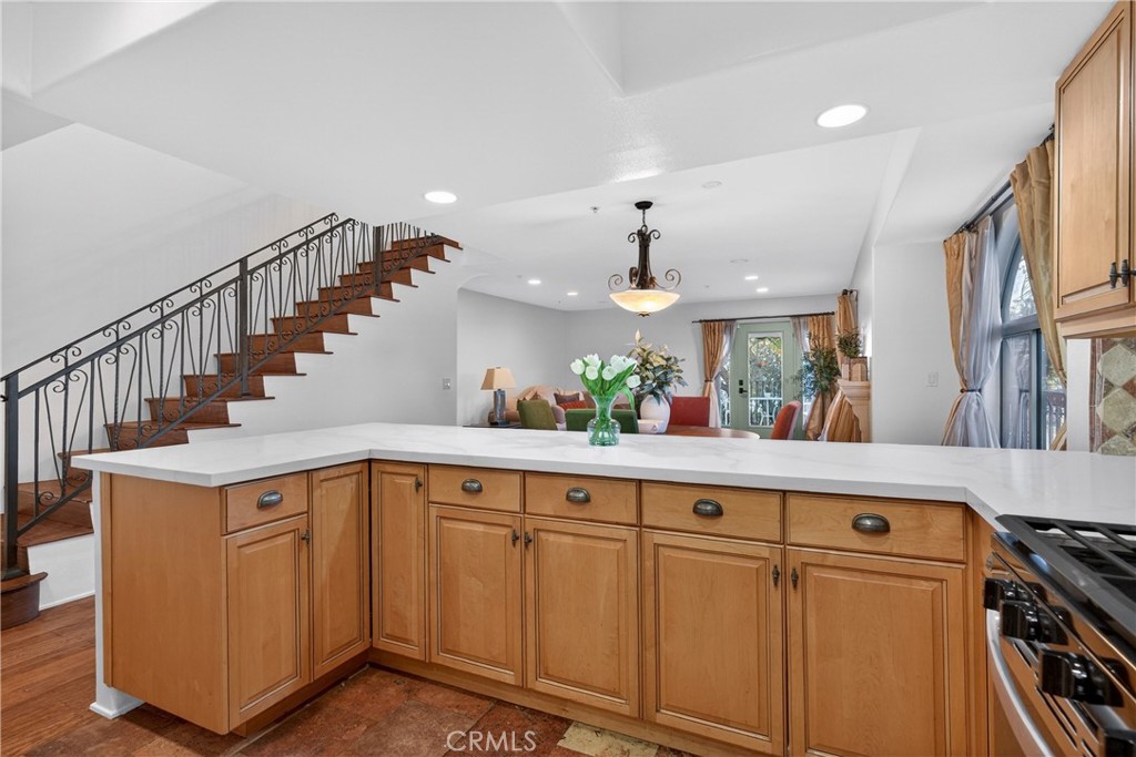 4301 Los Feliz 12