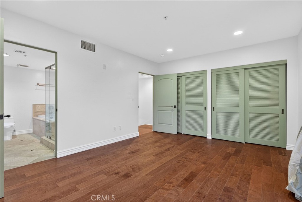 4301 Los Feliz 12