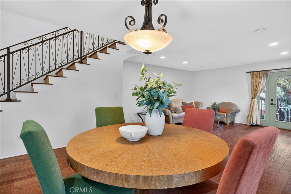 4301 Los Feliz 12