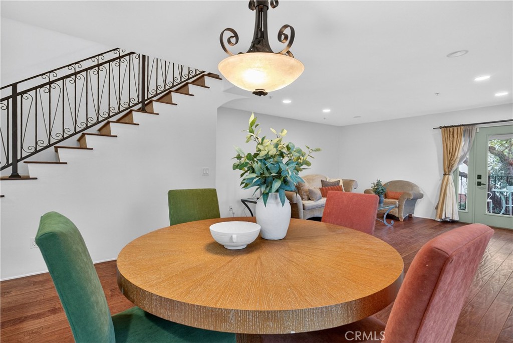 4301 Los Feliz 12