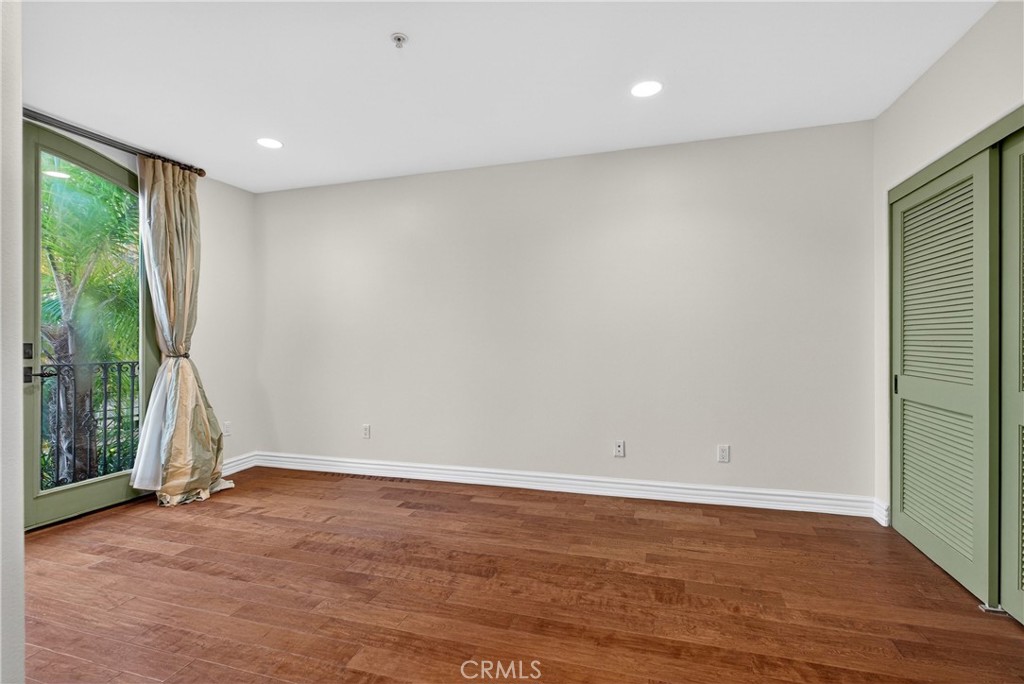 4301 Los Feliz 12
