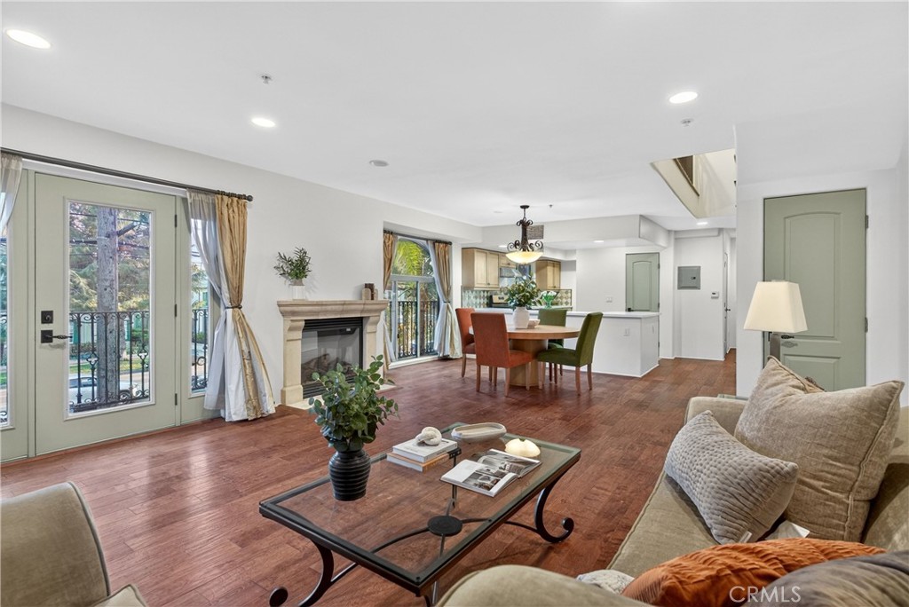 4301 Los Feliz 12