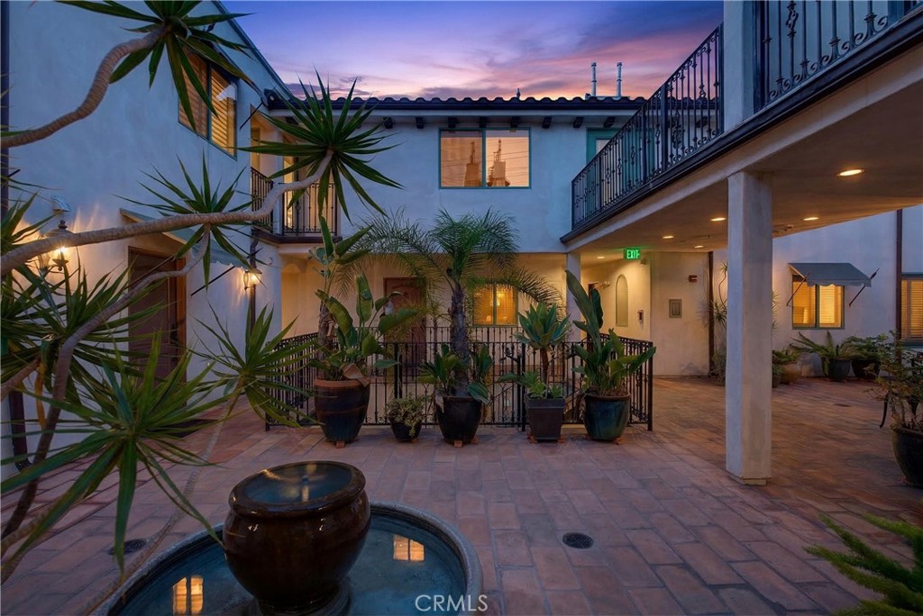 4301 Los Feliz 12