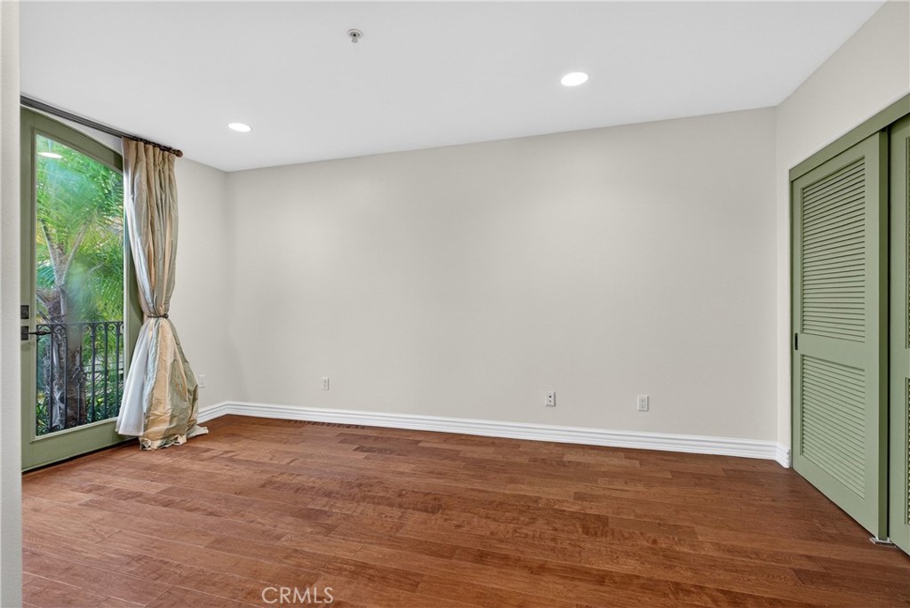4301 Los Feliz 12