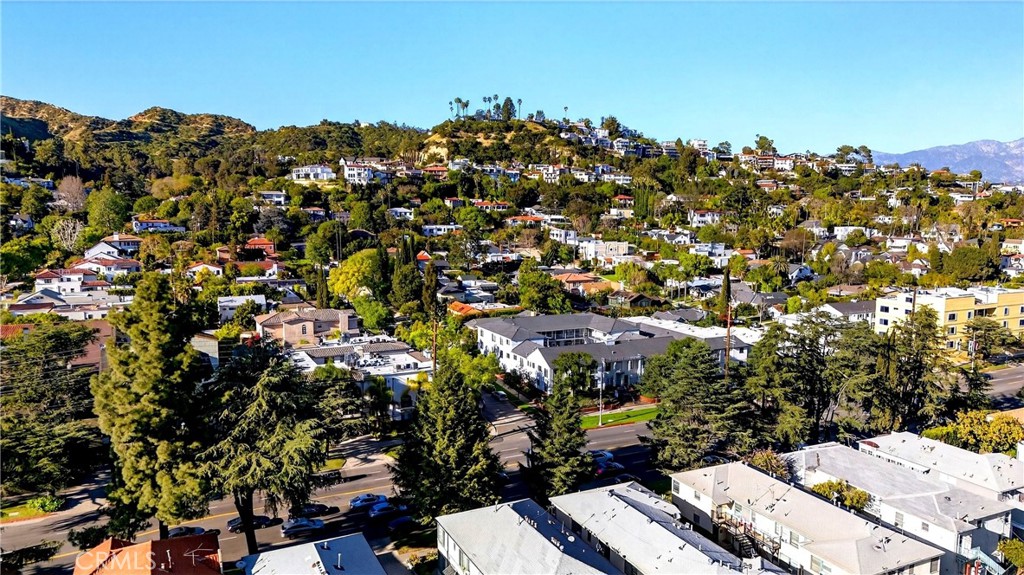 4301 Los Feliz 12