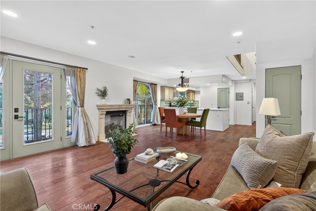 4301 Los Feliz 12