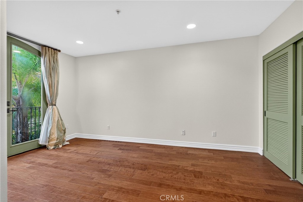 4301 Los Feliz 12