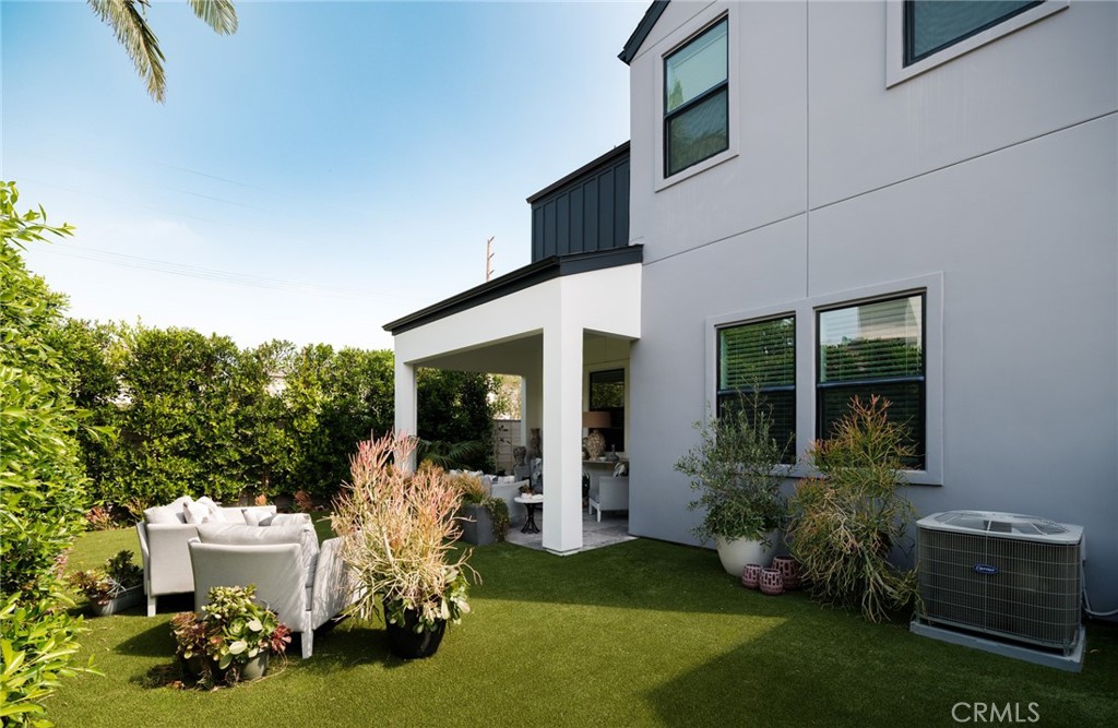 18009 Hazel Court