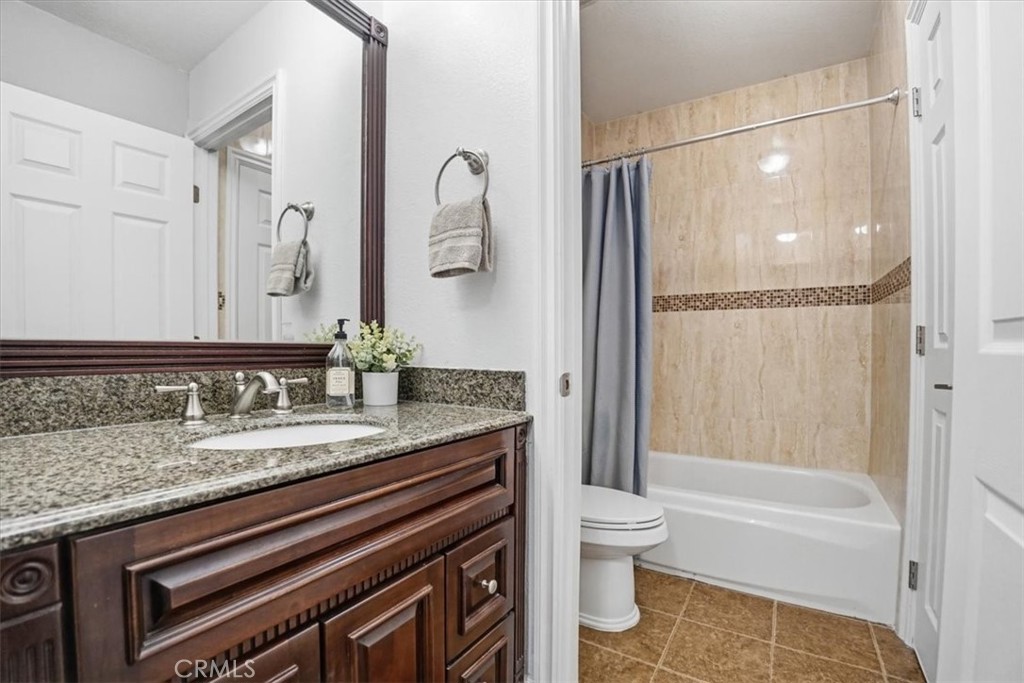 101 W Riverdale