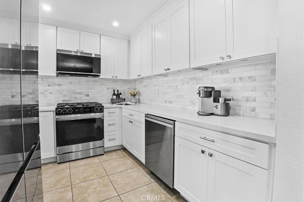 101 W Riverdale