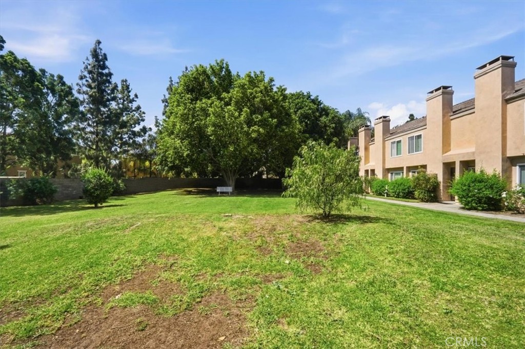 101 W Riverdale