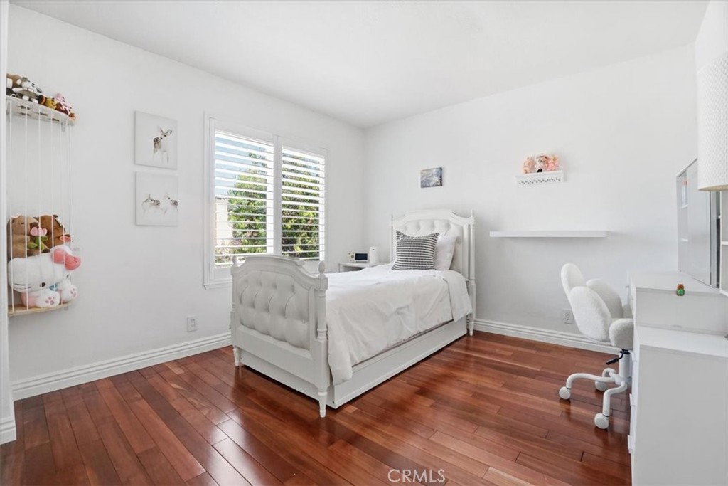101 W Riverdale