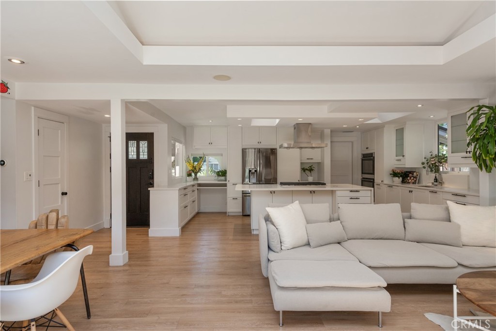 2798 Francis Lane