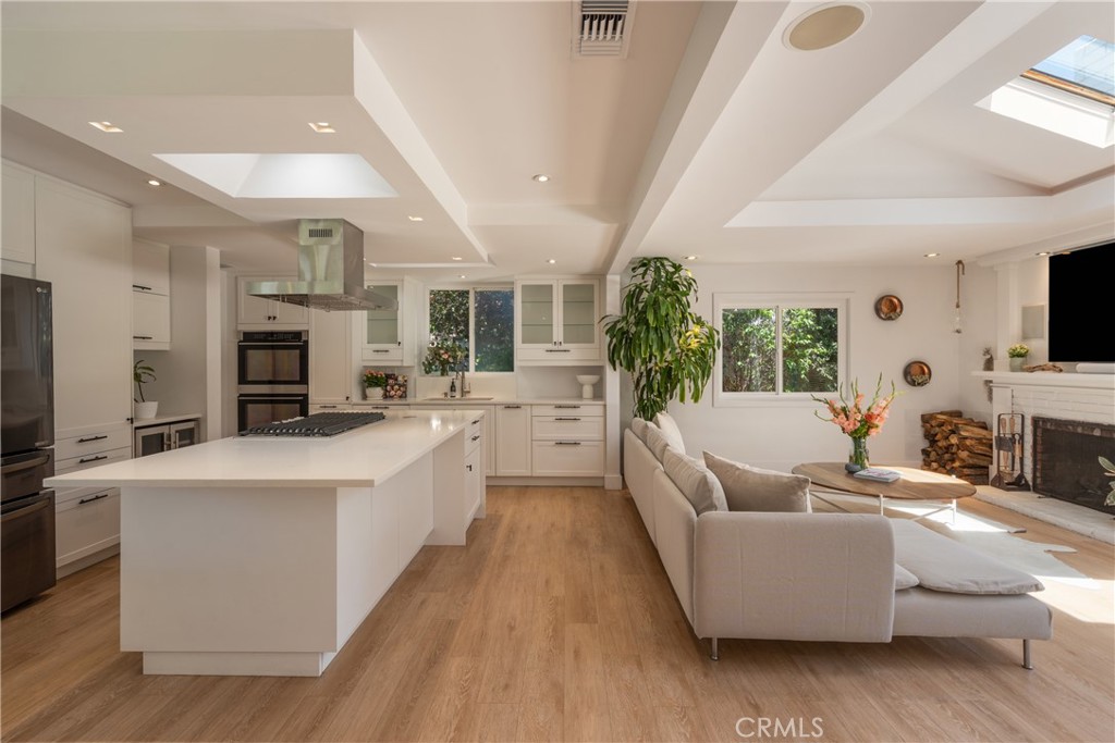 2798 Francis Lane