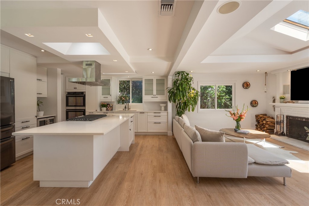 2798 Francis Lane