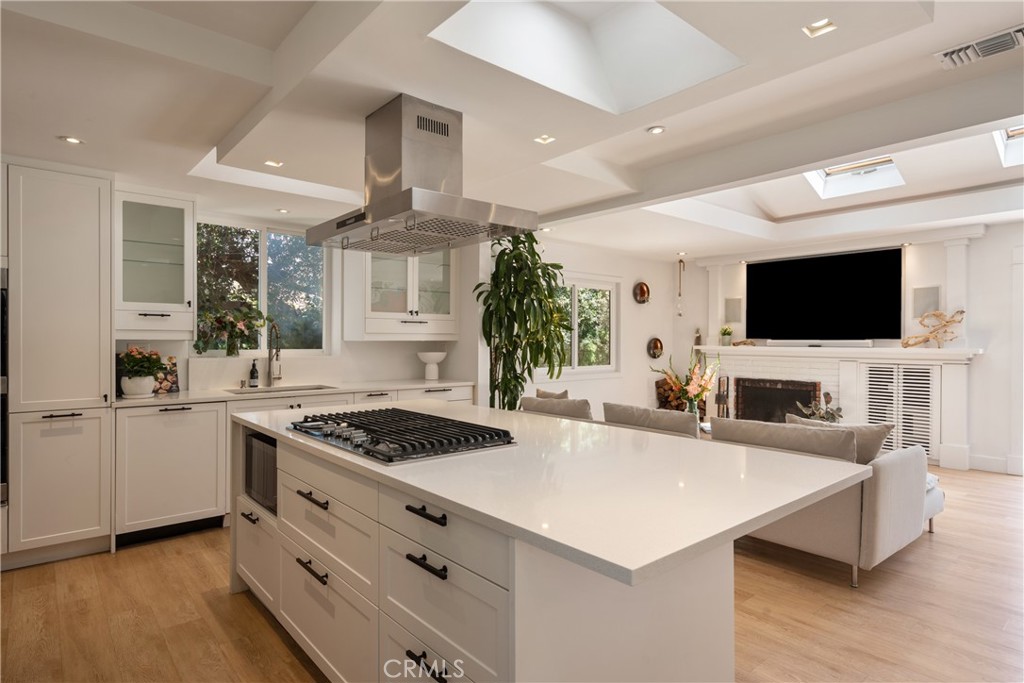 2798 Francis Lane