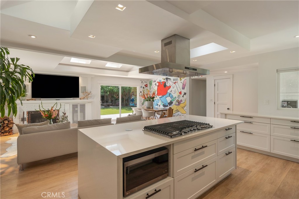 2798 Francis Lane